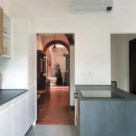 Silvana Angiari Arezzo *